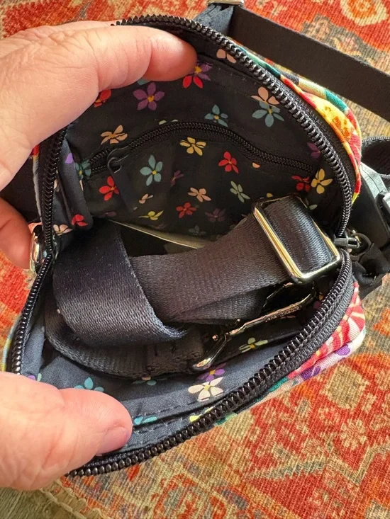 Vera Bradley Small Convertible Crossbody NWT - Picture 4 of 5